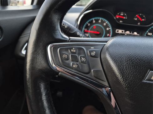 Used 2017 Chevrolet Cruze Premier image 16