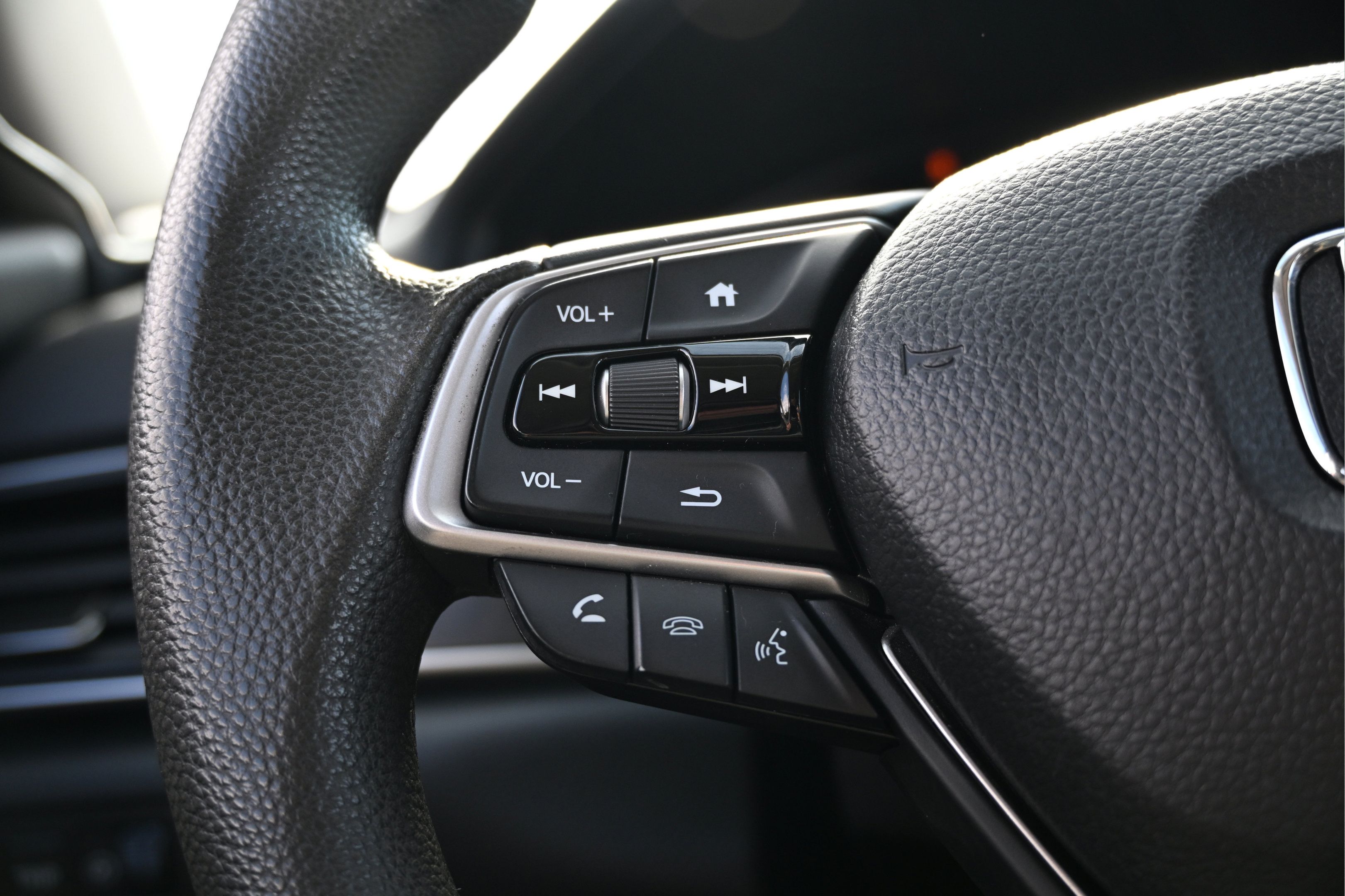 Used 2019 Honda Accord EX image 31
