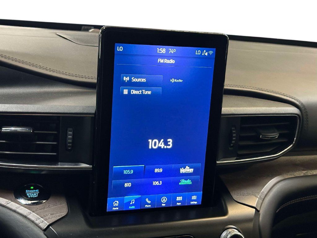 Used 2020 Ford Explorer Platinum w/ Premium Technology Package AWD/4WD image 23