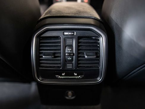 Used 2017 Porsche Macan GTS AWD/4WD image 34
