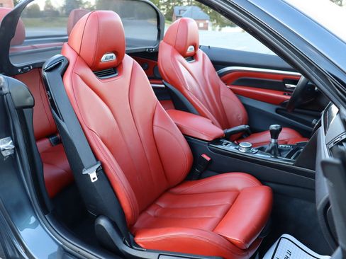 Used 2015 BMW M4 Convertible image 17