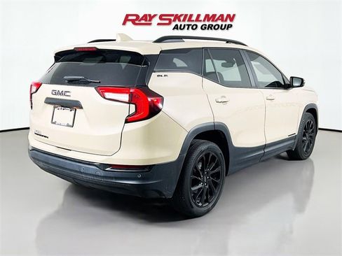 Used 2023 GMC Terrain SLE w/ Driver Convenience Package image 7