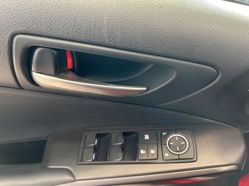 Used 2022 Lexus IS 350 F Sport image 10