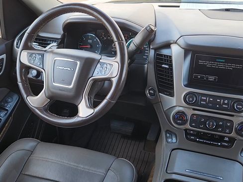 Used 2019 GMC Yukon XL Denali w/ Denali Ultimate Package AWD/4WD image 5