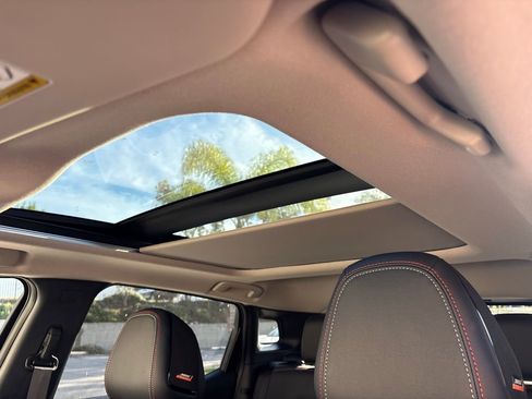 New 2026 Nissan Kicks SR w/ SR Premium Package FWD image 9
