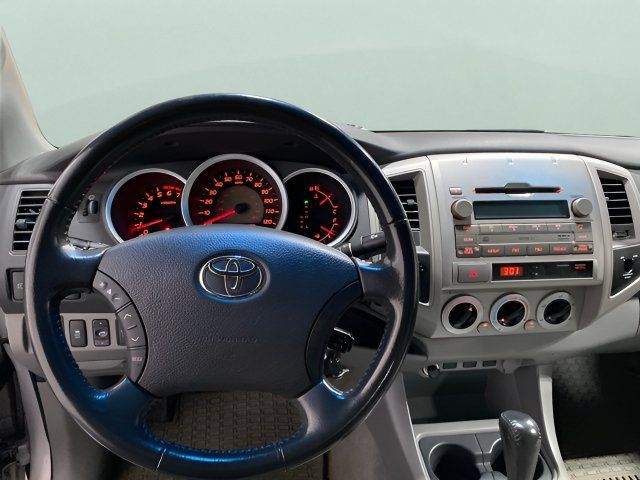 Used 2010 Toyota Tacoma 4x4 Access Cab V6 image 12