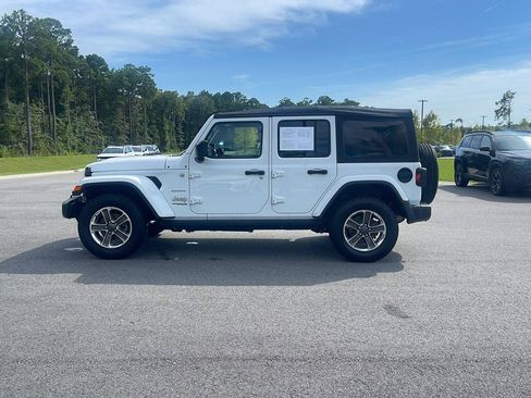 Used 2021 Jeep Wrangler Unlimited Sahara AWD/4WD image 5