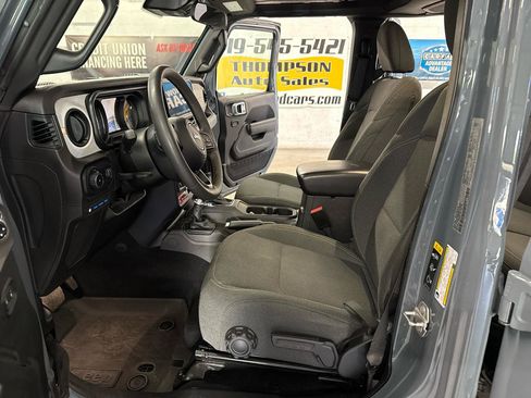 Used 2024 Jeep Wrangler Unlimited AWD/4WD image 8