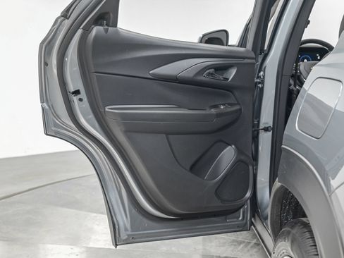 Used 2024 Chevrolet TrailBlazer LT w/ LT Cold Weather Package FWD image 27