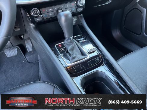 Used 2024 Jeep Compass Limited image 11