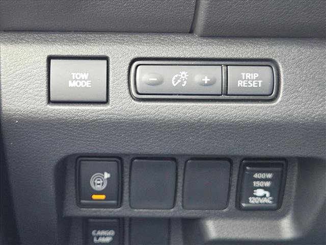 Used 2025 Nissan Frontier SL RWD image 9