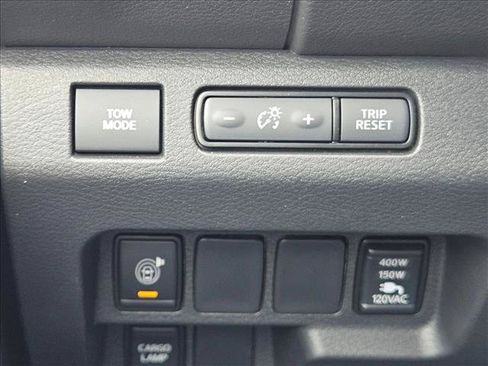 Used 2025 Nissan Frontier SL RWD image 9