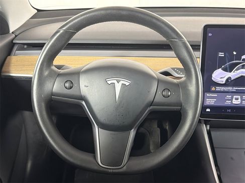 Used 2020 Tesla Model 3 Standard Range Plus image 23