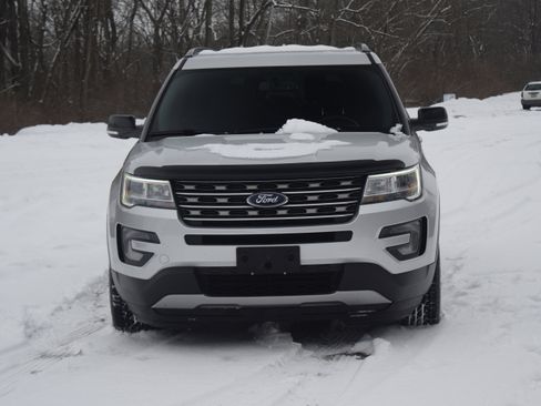 Used 2017 Ford Explorer XLT w/ Equipment Group 201A image 22