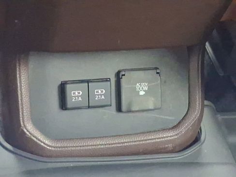 Used 2021 Toyota Highlander Platinum image 27