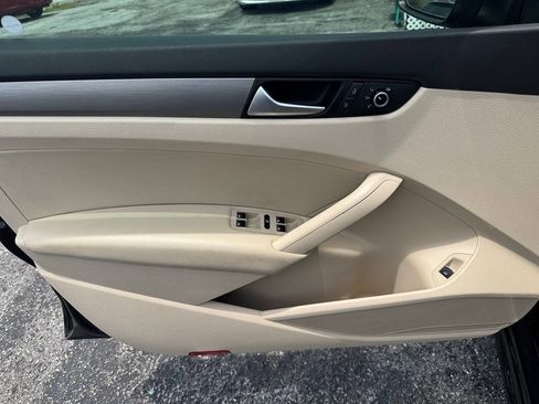 Used 2014 Volkswagen Passat TDI SE FWD image 10
