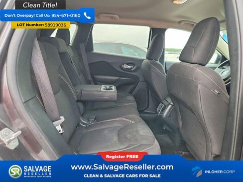 Used 2016 Jeep Cherokee Latitude FWD image 15