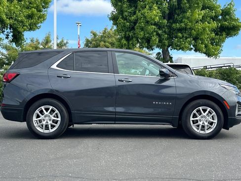 Used 2022 Chevrolet Equinox LT FWD image 3