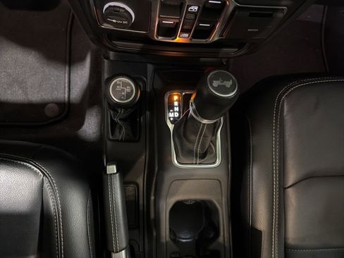 Used 2023 Jeep Wrangler Unlimited Sahara image 21