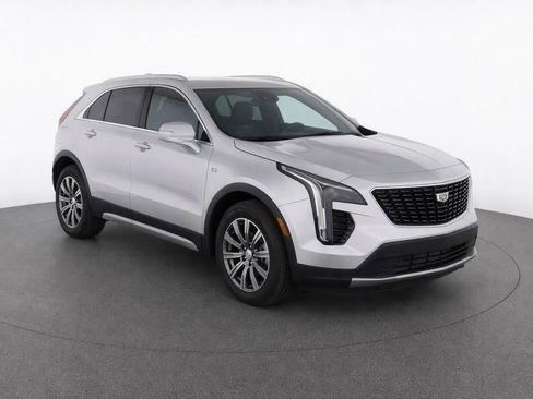 Used 2019 Cadillac XT4 Premium Luxury w/ Enhanced Visibility Package FWD image 2