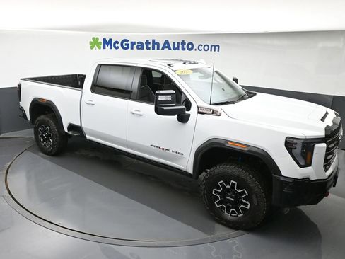 Used 2025 GMC Sierra 2500 AT4X image 3