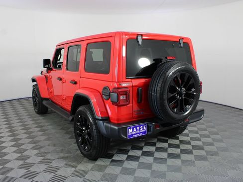 Used 2025 Jeep Wrangler Unlimited Sahara AWD/4WD image 21