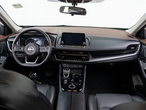 Used 2023 Nissan Rogue SV w/ SV Premium B Package image 13