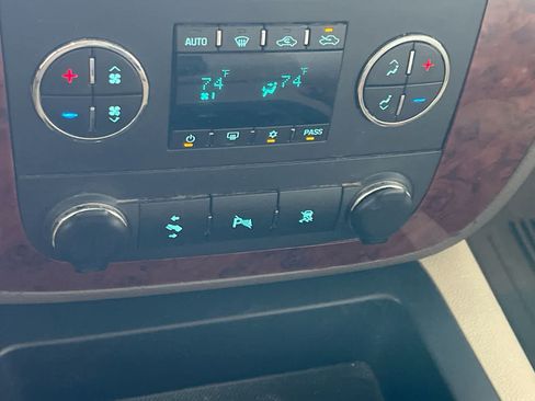 Used 2011 Chevrolet Silverado 1500 LTZ w/ LTZ White Diamond Edition AWD/4WD image 18