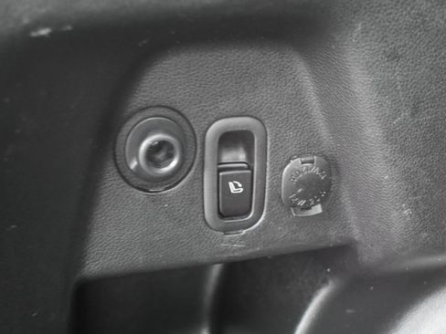 Used 2015 Subaru Forester 2.5i Touring w/ Eyesight & Navigation System image 38