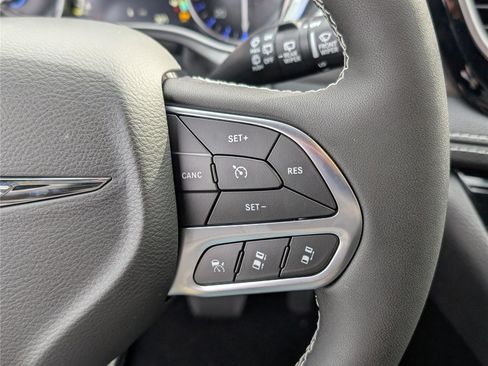 New 2026 Chrysler Pacifica Select FWD image 19