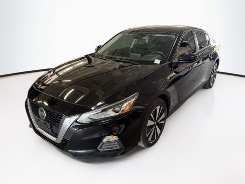 Used 2022 Nissan Altima 2.5 SV AWD/4WD image 3