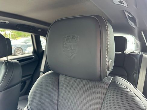 Certified 2023 Porsche Macan S AWD/4WD image 25