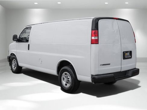 Used 2019 Chevrolet Express 2500 w/ Driver Convenience Package RWD image 8