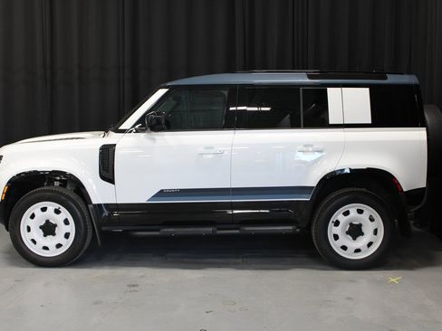 Used 2025 Land Rover Defender 110 S image 2