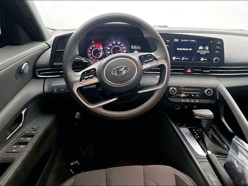 Used 2021 Hyundai Elantra SEL image 8