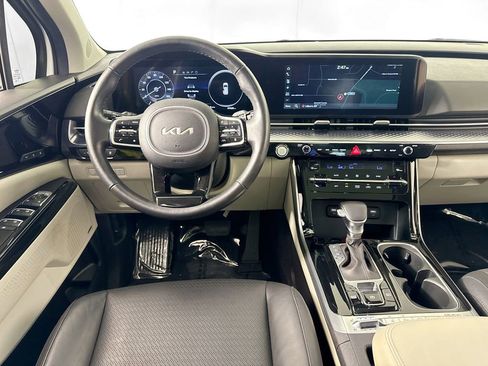 Used 2023 Kia Carnival SX Prestige FWD image 29