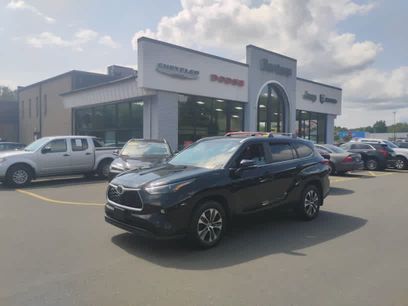 Used 2023 Toyota Highlander XLE