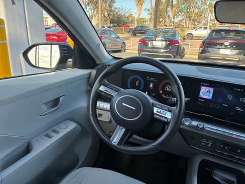 Used 2025 Hyundai Kona SEL image 35