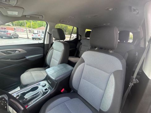 Used 2018 Chevrolet Traverse LT FWD image 23