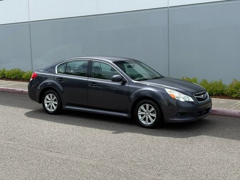 Used 2011 Subaru Legacy 2.5i Premium AWD/4WD image 8