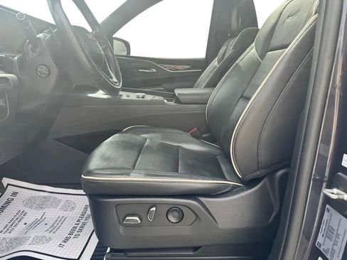 Used 2022 Cadillac Escalade Sport w/ LPO, Floor Liner Package AWD/4WD image 9