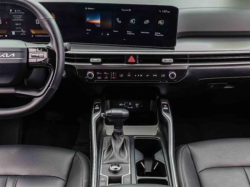 Certified 2026 Kia Sorento S FWD image 10