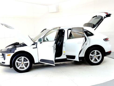 Used 2021 Porsche Macan image 10