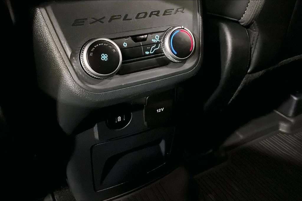 Certified 2025 Ford Explorer ST-Line AWD/4WD image 34