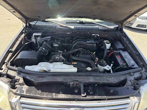 Used 2006 Ford Explorer XLT RWD image 24