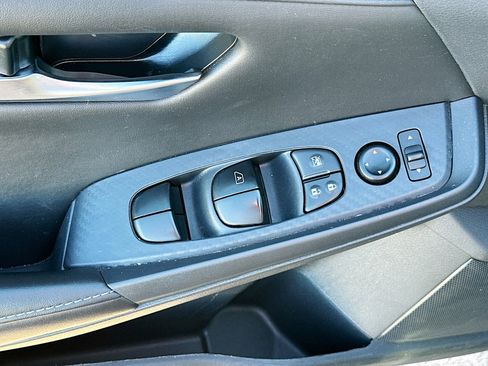 Used 2024 Nissan Sentra SV image 15