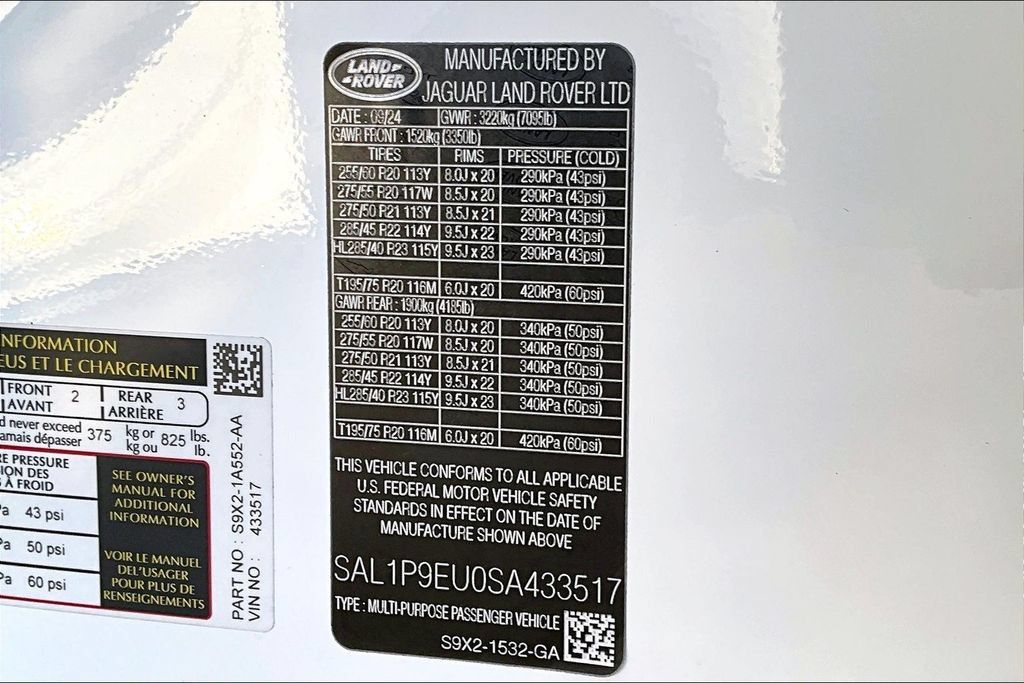 Used 2025 Land Rover Range Rover Sport SE AWD/4WD image 42