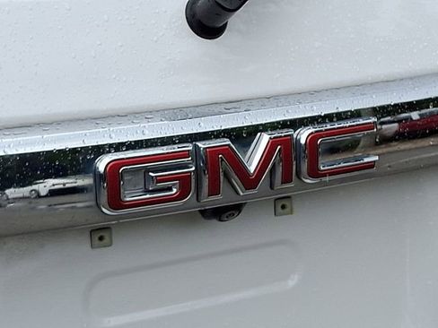 Used 2023 GMC Acadia SLT image 37