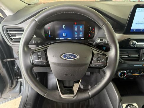 Certified 2023 Ford Escape Active AWD/4WD image 2
