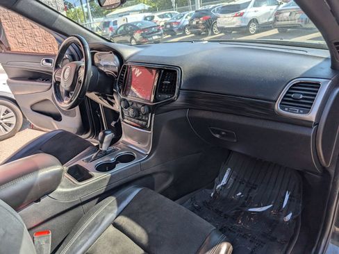 Used 2021 Jeep Grand Cherokee Laredo X RWD image 13